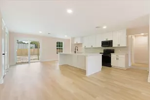7637 Bellingham Dr, Houston, TX 77028 - Photo 7