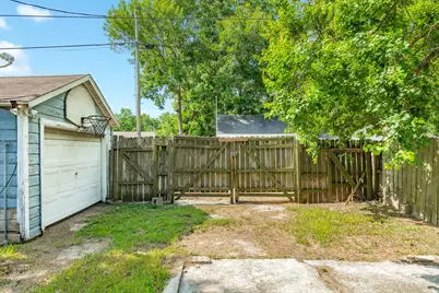 405 13th Avenue N, Texas City, TX 77590 - Photo 17