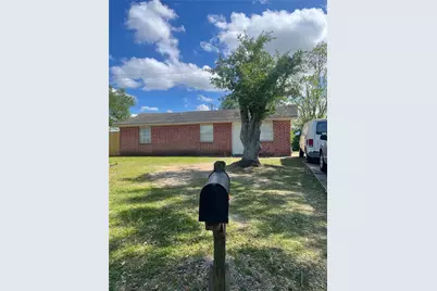 1801 Cardinal Drive, League City, TX 77573 - Photo 1