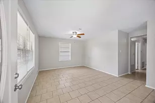 10214 Torrington Ln, Houston, TX 77075 - Photo 9