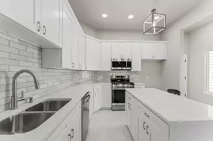 8161 Crestview Dr, Houston, TX 77028 - Photo 9