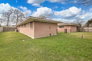 2000 E Fayle St, Baytown, TX 77520 - Photo 3