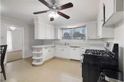 2000 E Fayle Street, Baytown, TX 77520 - Photo 13