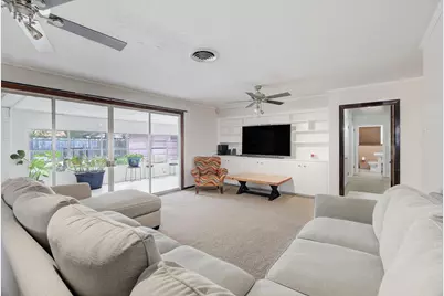 2000 E Fayle Street, Baytown, TX 77520 - Photo 9