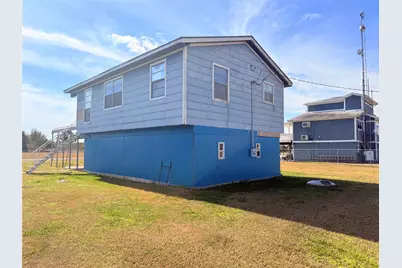 204 Teal Lane, Anahuac, TX 77514 - Photo 5