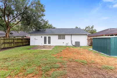 7427 Londres Drive, Houston, TX 77083 - Photo 17