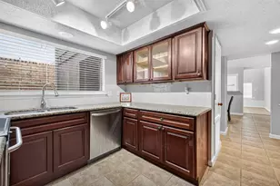 880 Tully Rd, Houston, TX 77079 - Photo 21