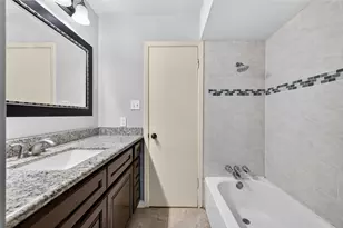 880 Tully Rd, Houston, TX 77079 - Photo 35