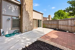 880 Tully Rd, Houston, TX 77079 - Photo 43