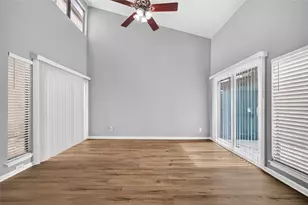 880 Tully Rd, Houston, TX 77079 - Photo 11