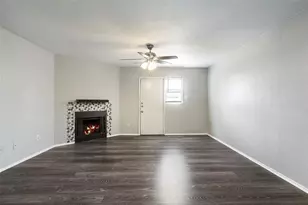 8704 Victorian Village Dr, Houston, TX 77071 - Photo 7