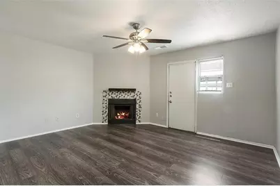 8704 Victorian Village Drive #8704, Houston, TX 77071 - Photo 3