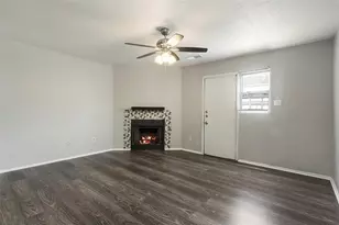 8704 Victorian Village Dr, Houston, TX 77071 - Photo 3