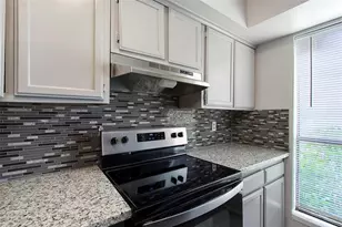 8704 Victorian Village Dr, Houston, TX 77071 - Photo 5