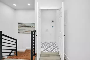 9307 Jutland Rd, Houston, TX 77033 - Photo 17