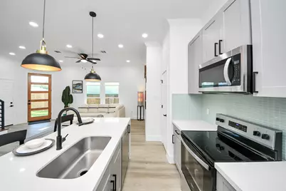 9307 Jutland Road, Houston, TX 77033 - Photo 9