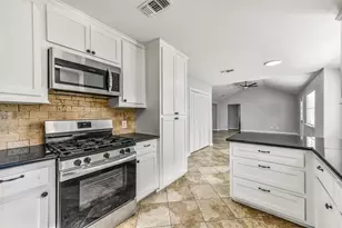 611 Baywood St, Shoreacres, TX 77571 - Photo 11