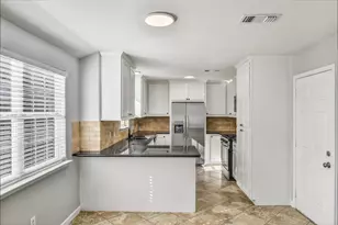 611 Baywood St, Shoreacres, TX 77571 - Photo 9