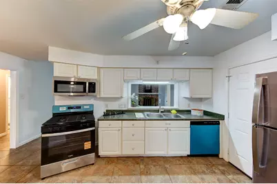 1113 W Flamingo Drive, Seabrook, TX 77586 - Photo 11