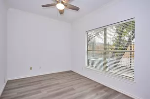 110 E Detering St, Houston, TX 77007 - Photo 23