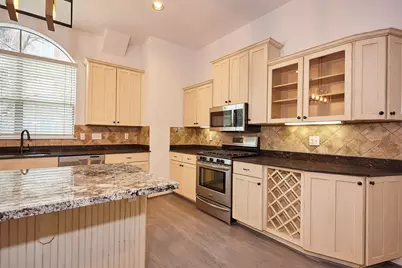 110 E Detering Street, Houston, TX 77007 - Photo 9