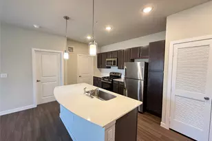 2102 Antoine Dr, Houston, TX 77055 - Photo 3