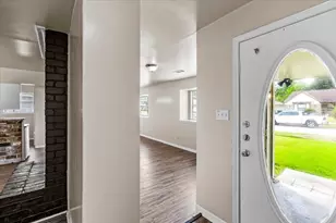 6414 Heatherbloom Dr, Houston, TX 77085 - Photo 5