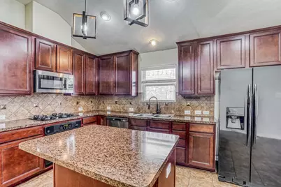2219 Diamond Crest Drive, Houston, TX 77489 - Photo 7