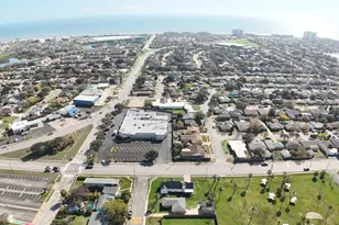 2317 Wimcrest St, Galveston, TX 77551 - Photo 13