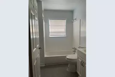 5537 Bataan Road #B, Houston, TX 77033 - Photo 9