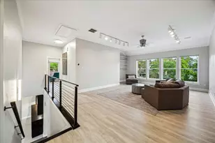 8745 Tollis St, Houston, TX 77055 - Photo 21