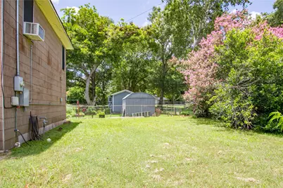 711 E Sixth Street, Brenham, TX 77833 - Photo 15