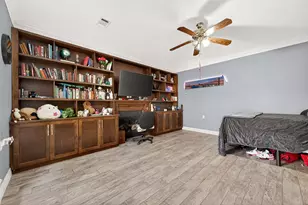 18015 Bambridge Dr, Houston, TX 77090 - Photo 9
