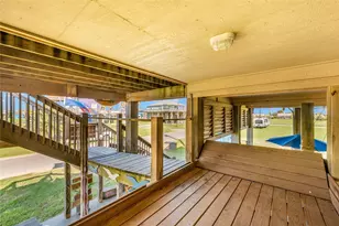 846 S Crystal Beach Rd, Port Bolivar, TX 77650 - Photo 9