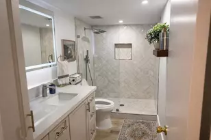 361 N Post Oak Ln, Houston, TX 77024 - Photo 17