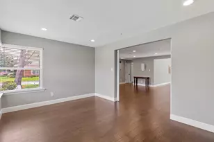 2102 Lazybrook Dr, Houston, TX 77008 - Photo 7