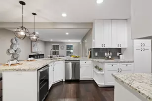 2102 Lazybrook Dr, Houston, TX 77008 - Photo 9