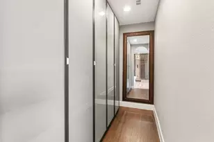 2102 Lazybrook Dr, Houston, TX 77008 - Photo 17