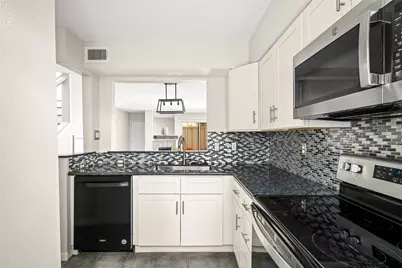 5000 Glenmont Drive, Houston, TX 77081 - Photo 3