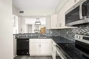 5000 Glenmont Dr, Houston, TX 77081 - Photo 3