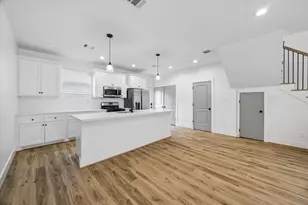 2749 Redrock St, Houston, TX 77088 - Photo 9