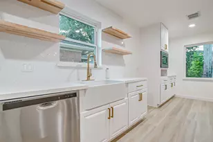 7226 Troulon Dr, Houston, TX 77074 - Photo 7