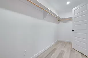 7226 Troulon Dr, Houston, TX 77074 - Photo 17