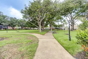 6337 Briar Rose Dr, Houston, TX 77057 - Photo 45