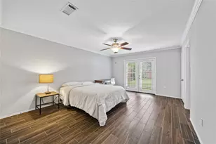 5402 Queensloch Dr, Houston, TX 77096 - Photo 9
