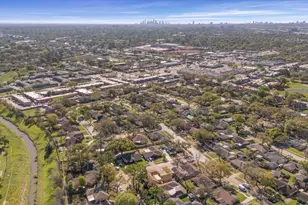 5919 Greenmont Dr, Houston, TX 77092 - Photo 41