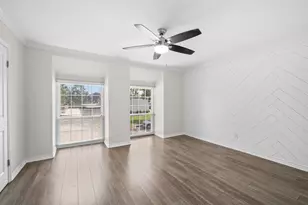 10211 Beekman Pl Dr Dr, Houston, TX 77043 - Photo 23