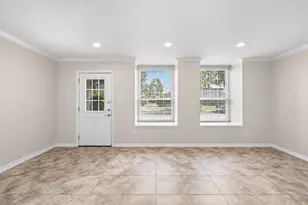 10211 Beekman Pl Dr Dr, Houston, TX 77043 - Photo 5
