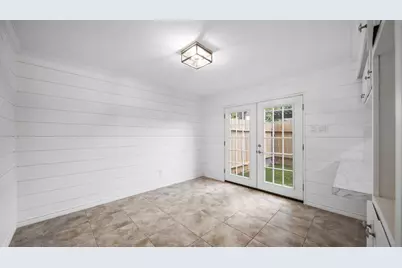 10211 Beekman Place Drive Drive, Houston, TX 77043 - Photo 11