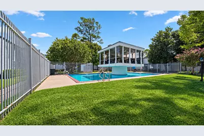 10211 Beekman Place Drive Drive, Houston, TX 77043 - Photo 31